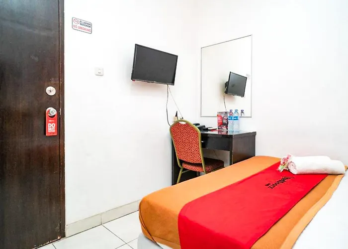 RedDoorz Plus @ Pasar Baru Jakarta